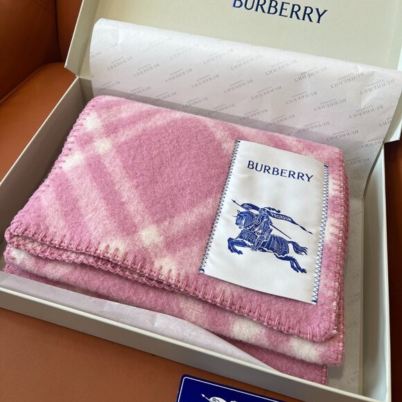 Burberry cashwool scarf - Picture 1 of 4